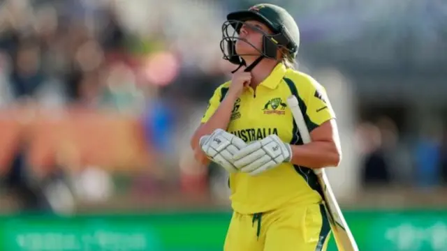 சோபிக்காத ஆஸ்திரேலிய மட்டைவீச்சாளர்கள்