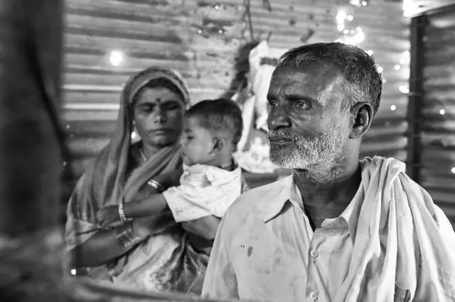 నితిన్ ఆగే కుటుంబం