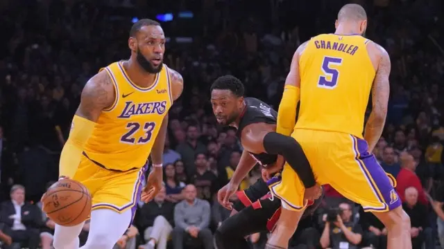 Леброн Джеймс