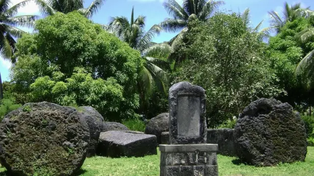 موقع "منزل تاغا" الأثري في جزيرة تينيان، إحدى الجزر المؤلفة لـ "كومونولث جزر ماريانا الشمالية"