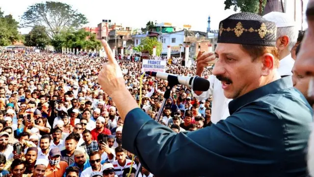 भोपाल में मैक्रों के ख़िलाफ़ प्रदर्शन