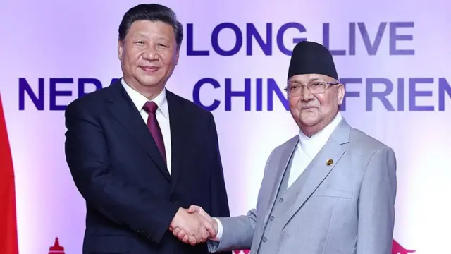 中国领导人习近平10月中访问尼泊尔与尼泊尔总理夏尔马·奥利会谈。