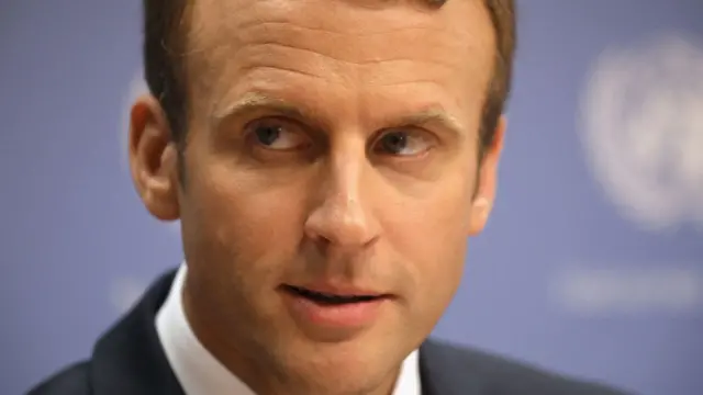 பிரன்ச் அதிபர் இமானுவேல் மாக்கரூன்