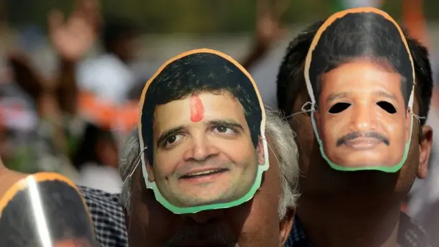 કોગ્રેંસના કાર્યકર્તા રાહુલના માસ્ક સાથે