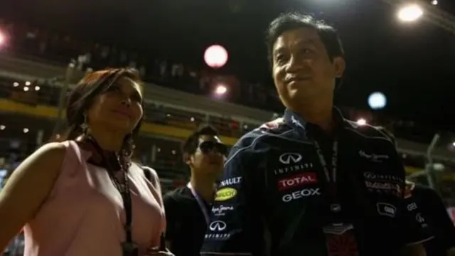 พ่อแม่ของวรยุทธ อยู่วิทยา