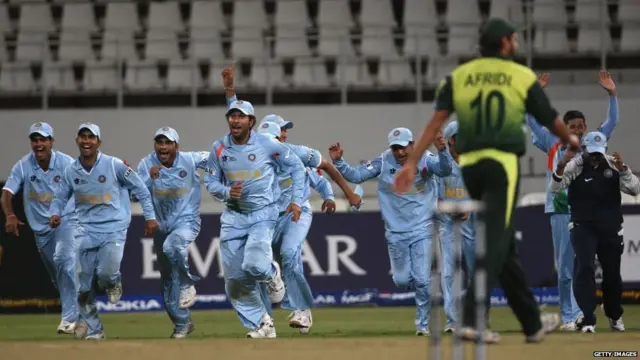 पहली टी20 वर्ल्ड कप ट्राफी