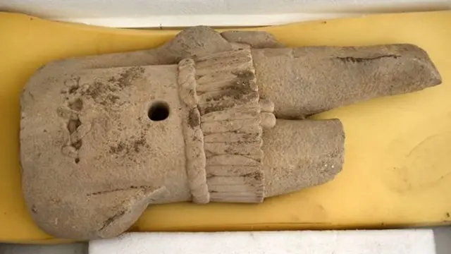 مجسمه های کشف شده در معبد