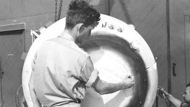 تم تخزين اليورانيوم المُستخرج من شينكولوبواي في الولايات المتحدة، ما أفسح لهذا البلد المجال لتصنيع قنبلتيْها الذريتيْن اللتيْن أُسْقِطَتا على اليابان عام 1945