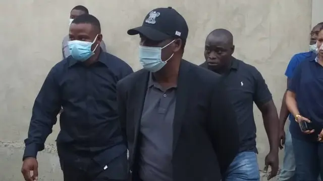 Building collapse in Lagos: Babafemi Hamzat osote gọvanọ Legọọs awuchiela ebe ụlọ elu dara na Parkview, n'Ikoyi