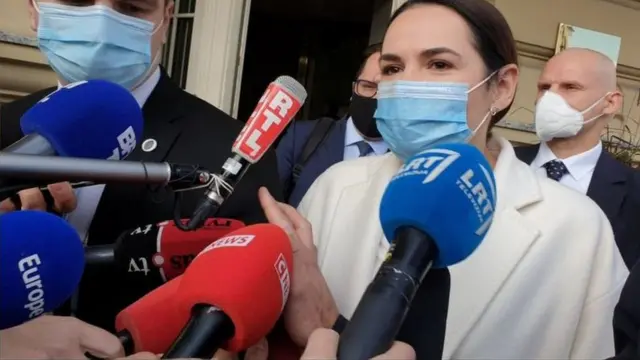 季哈诺夫斯卡娅说,马克龙承诺要帮助同白俄罗斯谈判,争取释放被囚禁者