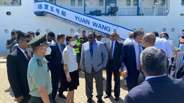 අද උදෑසන නෞකාව වරායට ළඟා වූ අවස්ථාවේ එහි පැමිණි දෙරටේම ආරාධිත අමුත්තන්