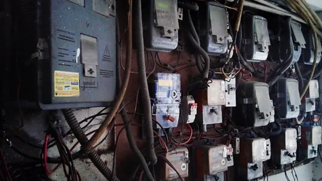 বিদ্যুতের পুরাণ মিটার।