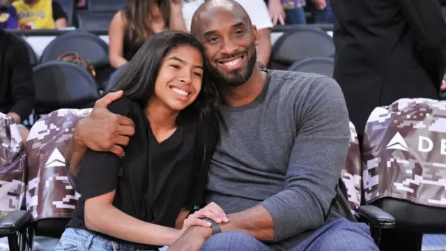 Kobe Bryant hugging his daughter Gianna