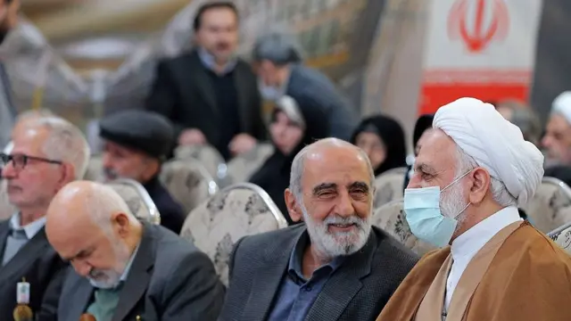 محسنی اژه و حسین شریعتمداری در گردهمایی زندانیان سیاسی سابق پیش از انقلاب