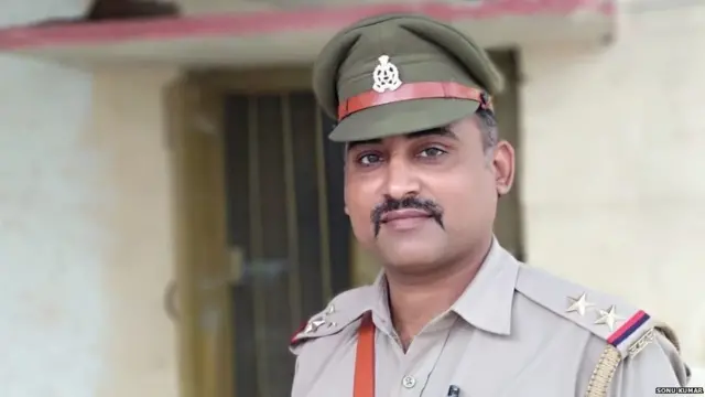 અધિકારી સોનુ કુમારની તસવરી
