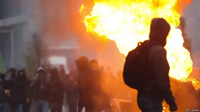 बेल्जियमध्ये हिंसक झालेली निदर्शनं