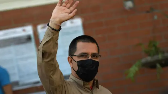 El candidato oficialista, el excanciller Jorge Arreaza, reconoció la derrota.