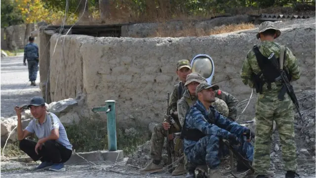 Кыргыз аскерлери Капчыгай айылында