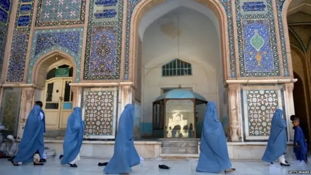 ਅਫਗਾਨ ਔਰਤਾਂ, ਖੁਦਕੁਸ਼ੀ