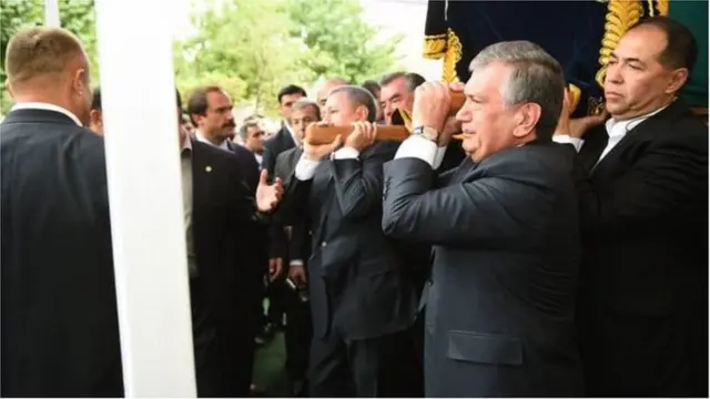 Дафн маросими