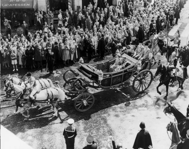 เสด็จประพาส