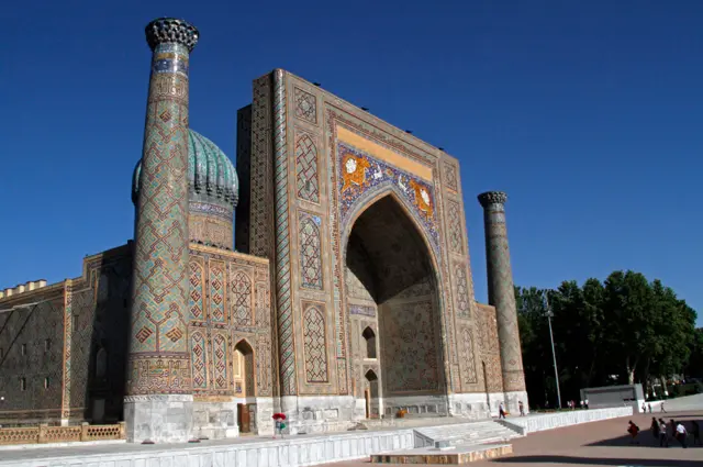 مدرسه شیردار
