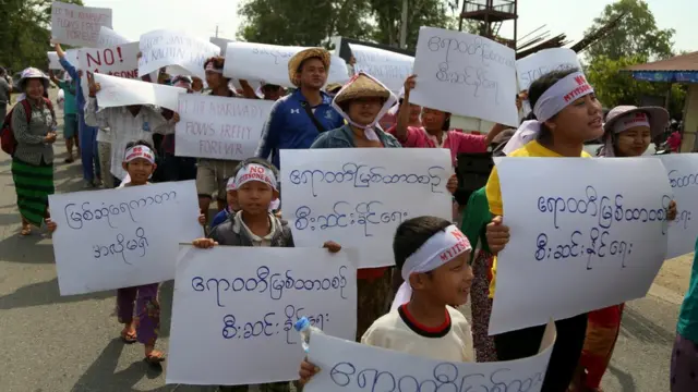 မြစ်ဆုံစီမံကိန်းကန့်ကွက်သူများ