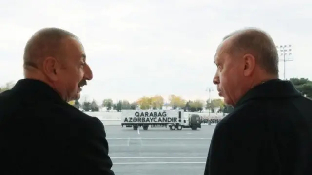 رجب طیب اردوغان (راست) در کنار الهام علیف، رئیس جمهور آذربایجان