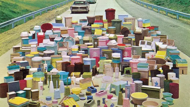 Ya en la década de 1960, los hogares estaban llenos de toda clase de objetos de plástico.