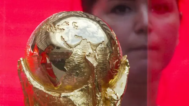 El trofeo de la Copa del Mundo de fútbol