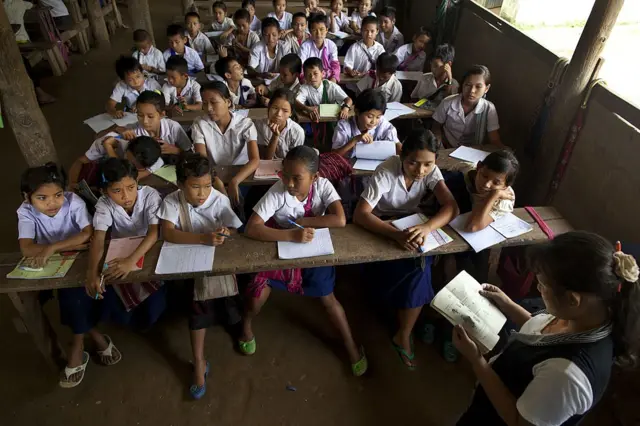 เด็กไร้สถานะทางทะเบียน, แม่ลา, คนไร้รัฐไร้สัญชาติ, ไทย, อาเซียน, UNHCR, ปัญหาสถานะบุคคล