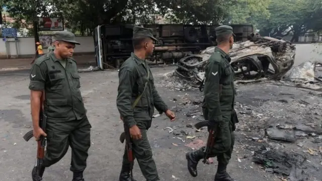 श्रीलङ्कामा कर्फ्यू