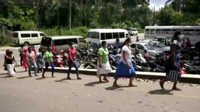 බ්‍රැන්ඩික්ස් අඑගලුම් කම්හලේ සේවකයන්