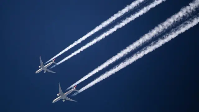 اچھی قسمت کبھی کبھار مسئلہ پیدا کرتی ہے اگر دو جہاز فضا میں بہت نزدیک سے گزریں تو ہم اس بات کا انداز نہیں کر سکتے کہ ہم تباہی کے کتنے قریب پہنچ گئے تھے