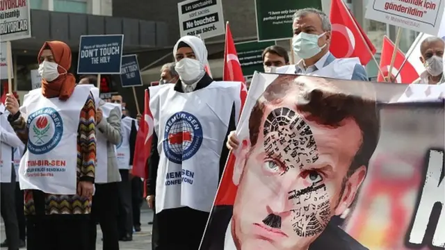 Turkiyya ce ƙasa ta farko da ta fara wannan zanga-zanga gabanin sauran wasu ƙasashen su dauka a duniya