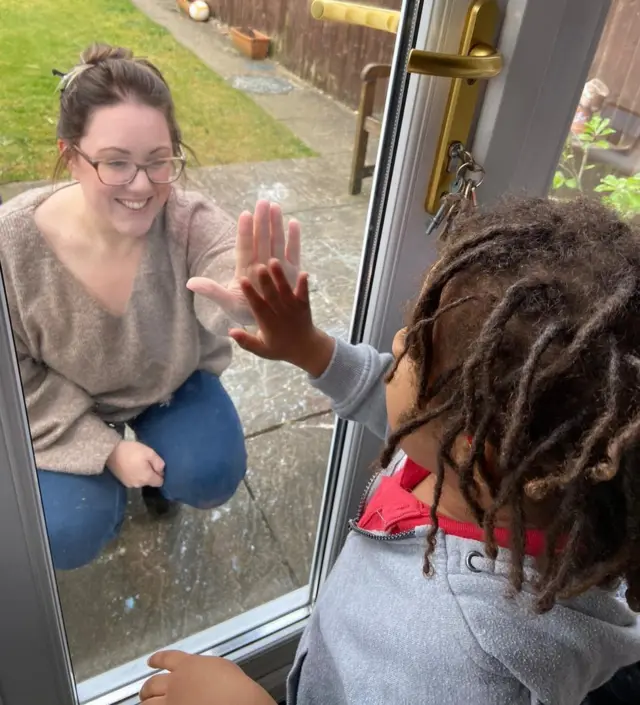 Jennie Marshall-Hamad oğluyla