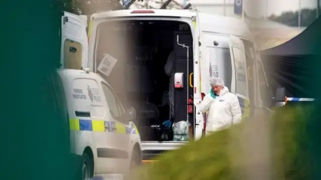 মৃতদেহগুলো উদ্ধারের কাজ চলছে।