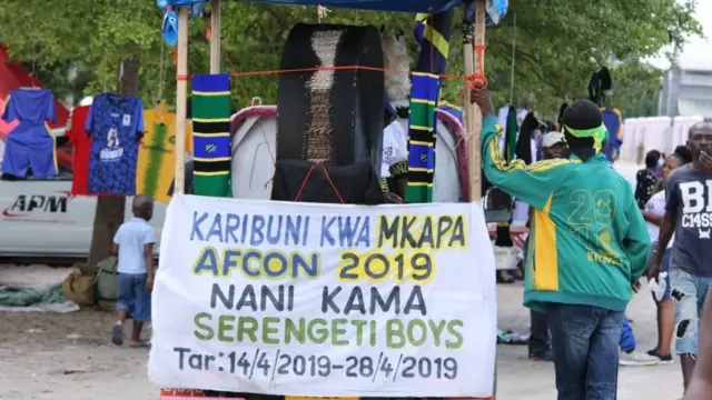 Jezi za kuishabikia timu ya taifa ya Serengeti ziliuzwa nje ya uwanja