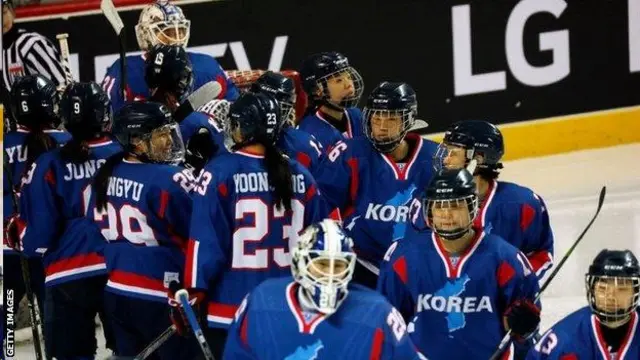 Түндүк-Түштүк Кореянын биргелешкен хоккей командасы биринчи жолу достук беттешке чыкты