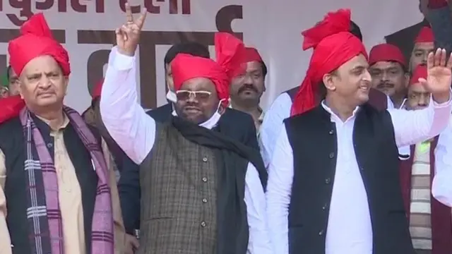 अखिलेश यादव और स्वामी प्रसाद मौर्य