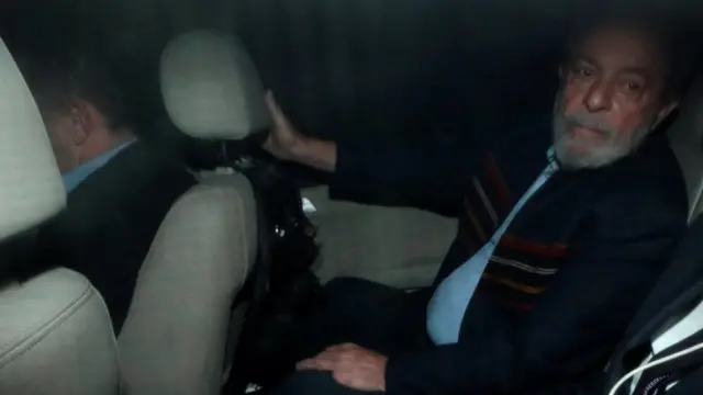 لولا به ۱۲ سال حبس محکوم شده است.