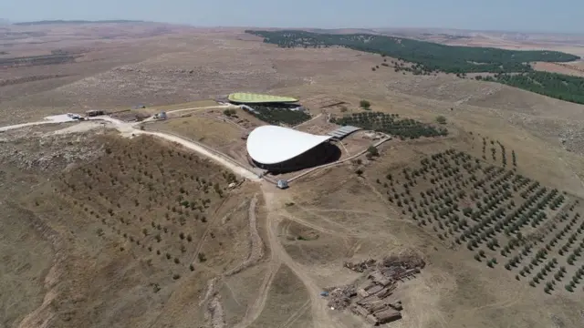 Vista panorámica del yacimiento Göbekli Tepe.