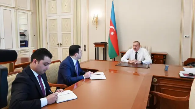 İlham Əliyev İsmayıllı və Neftçala rayonlarına yeni İcra Hakimiyyəti başçısı təyin edib