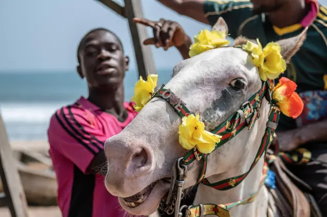 Wani doki kenan aka yi wa kwaliyya domin murnar sabuwar shekara a bakin teku a birnin Legas
