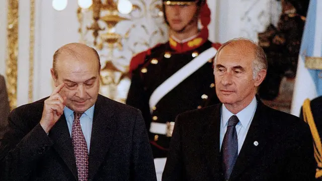 Domingo Cavallo, exministro de Economía argentino y Fernando de la Rúa, expresidente de Argentina