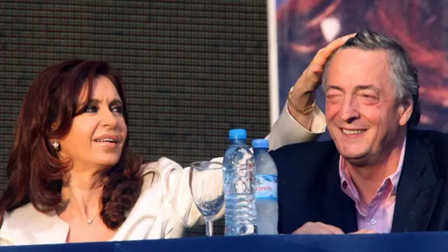 El kirchnerismo, que estuvo en el poder por 12 años, dejó un legado de asistencialismo que el macrimo no ha desmantelado y busca consolidar.