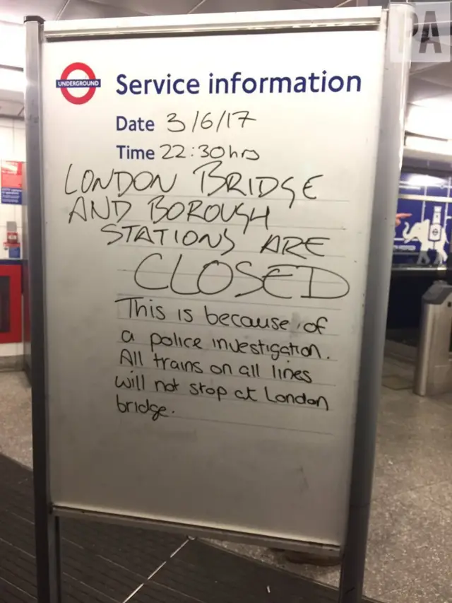 लंदन मेट्रो में नोटिस