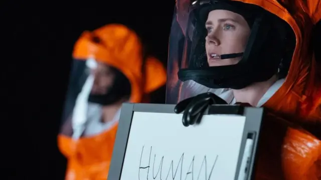 Кадр з фільму "Прибуття"