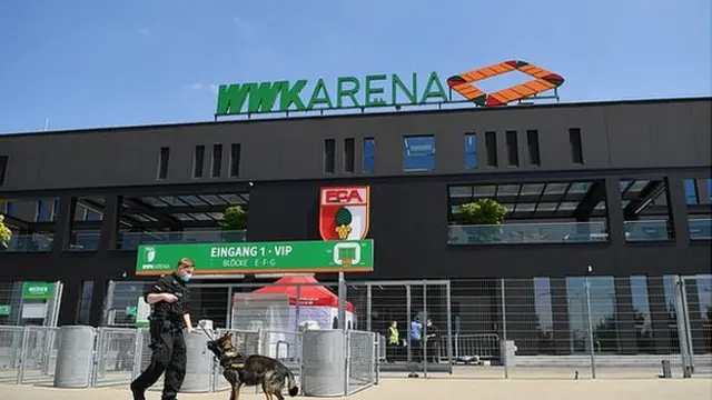 Police made sure fans could not congregate outside