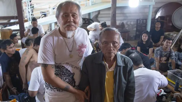 ผู้การเสือ (ซ้าย) และ ปทุม โภธิ์สวรรค์ (ขวา) ปราชญ์ชาวบ้าน